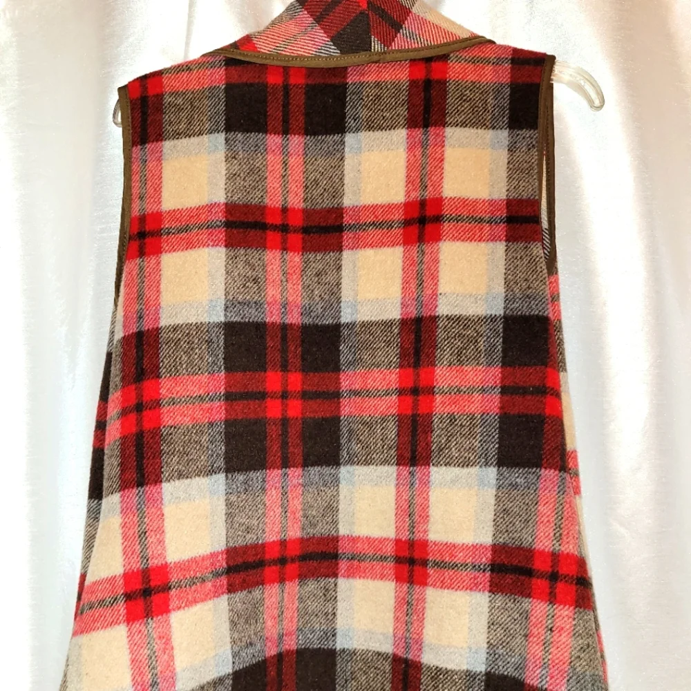 PLAID VEST WITH RUFFLE - Picture 2 of 4